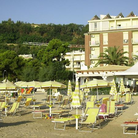 Hotel La Perla Cupra Marittima Exterior foto