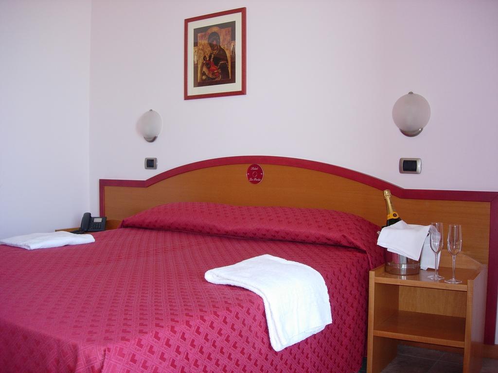 Hotel La Perla Cupra Marittima Quarto foto