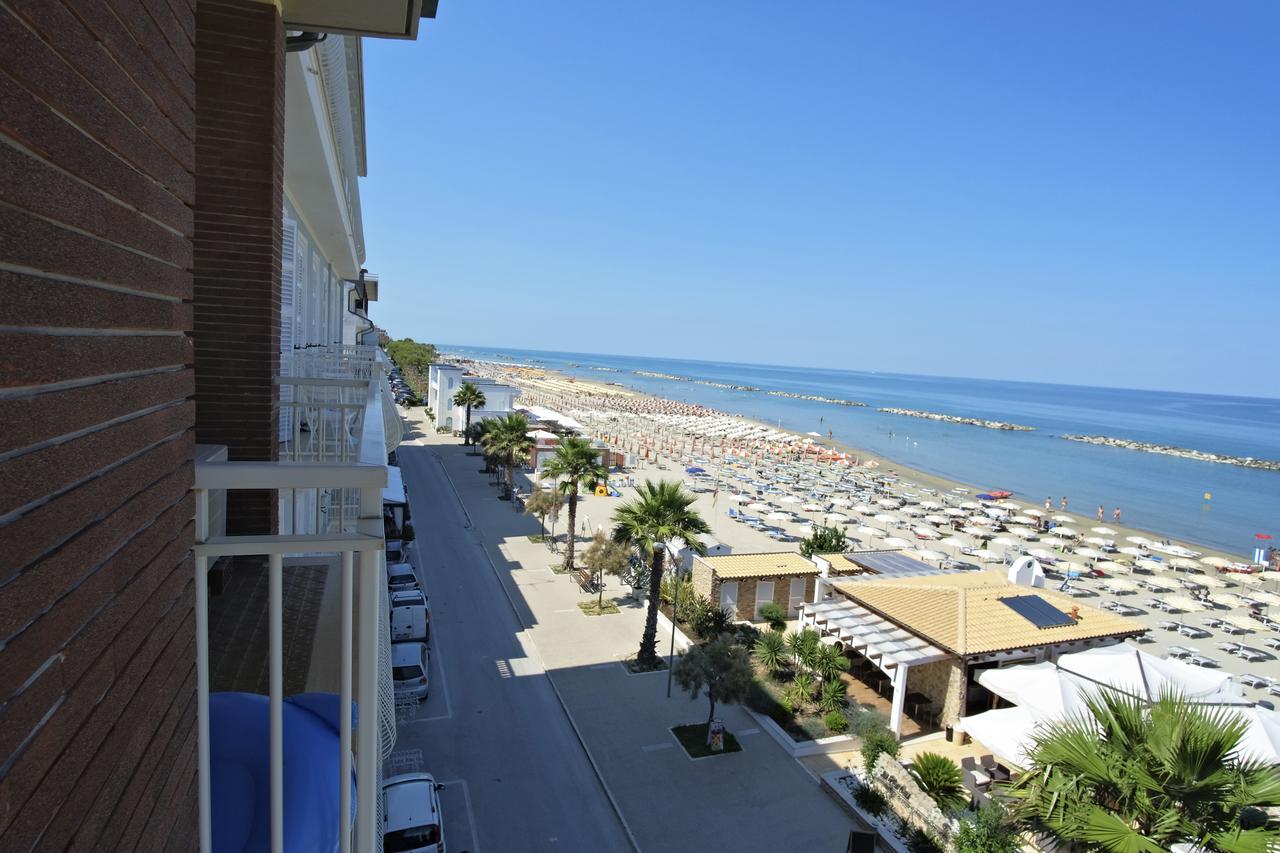 Hotel La Perla Cupra Marittima Exterior foto